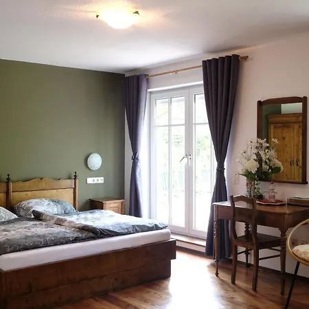 Minjo Hotel 3*
